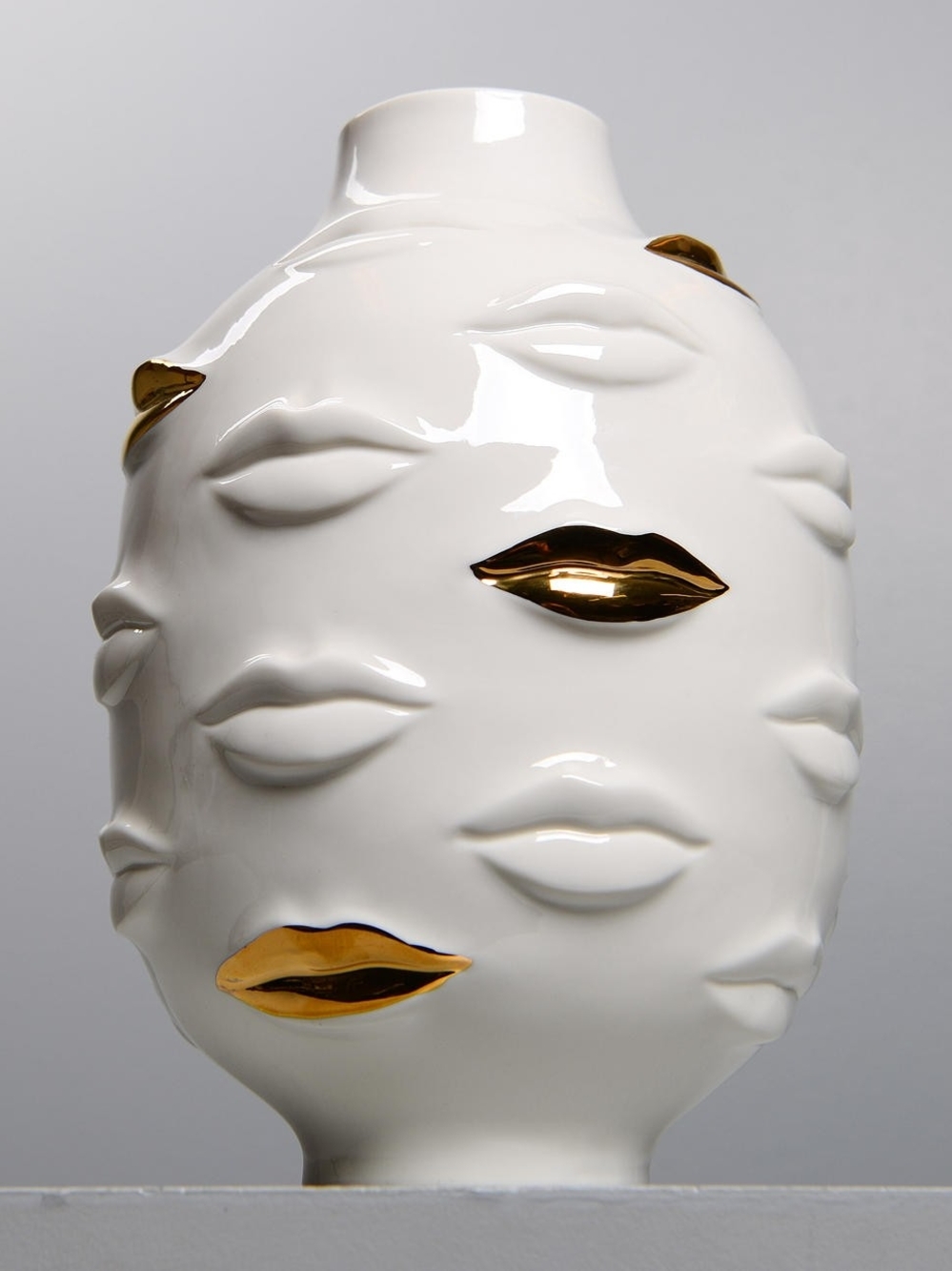 JONATHAN ADLER
Gilded Muse Gala Round Porcelain Vase